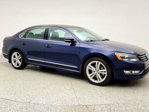 Used 2015 Volkswagen Passat TDI SEL Premium image 3