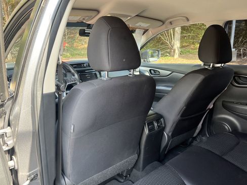 Used 2021 Nissan Rogue Sport S FWD image 17
