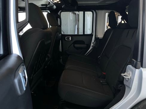 Used 2023 Jeep Wrangler Unlimited Rubicon 4xe image 13