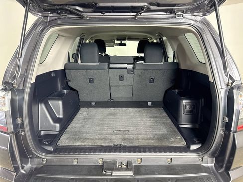 Used 2015 Toyota 4Runner SR5 w/ Four Season Floor Mat Package AWD/4WD image 24