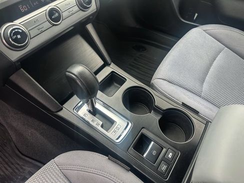 Used 2019 Subaru Outback 2.5i AWD/4WD image 17