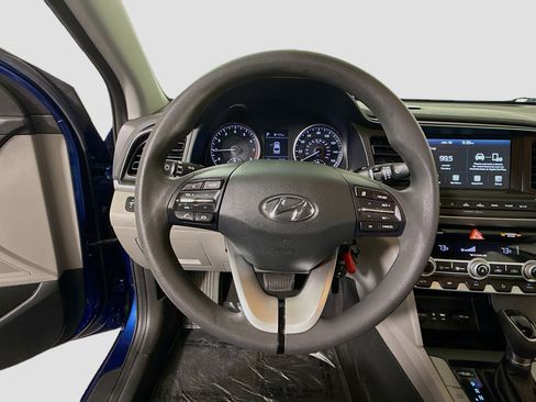 Used 2020 Hyundai Elantra SEL image 13