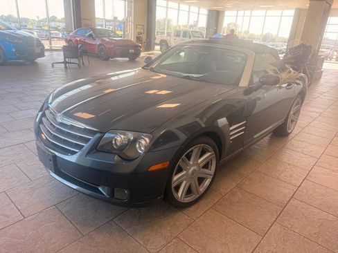 Used 2006 Chrysler Crossfire Limited RWD image 4