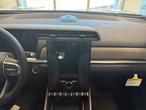 New 2026 GMC Terrain Elevation w/ Elevation Premium Package image 33