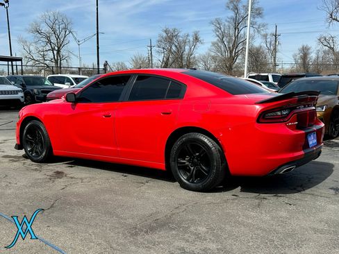 Used 2022 Dodge Charger SXT RWD image 5