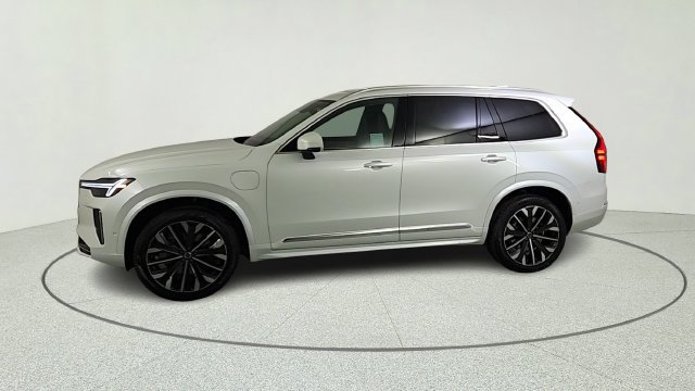 New 2026 Volvo XC90 T8 Plus w/ Protection Package AWD/4WD image 5