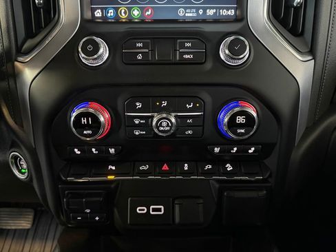 Used 2022 GMC Sierra 1500 SLT w/ SLT Premium Package AWD/4WD image 27
