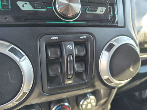 Used 2011 Jeep Wrangler Unlimited 70th Anniversary w/ Dual Top Group image 26