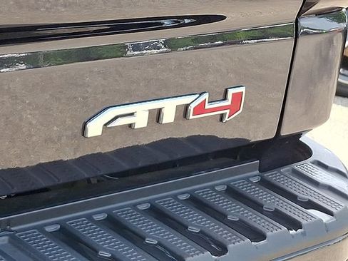 Used 2023 GMC Sierra 1500 AT4 w/ Technology Package AWD/4WD image 32