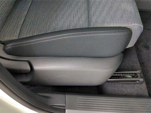 Certified 2023 Nissan Rogue SV image 36