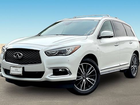 Used 2018 INFINITI QX60 Luxe w/ Deluxe Technology Package AWD/4WD image 3
