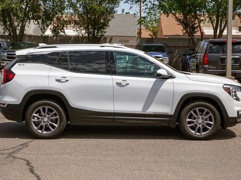Used 2023 GMC Terrain SLT AWD/4WD image 5