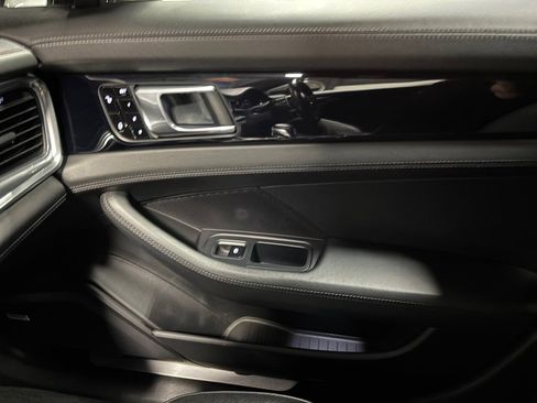 Used 2017 Porsche Panamera 4S w/ Sport Package image 11