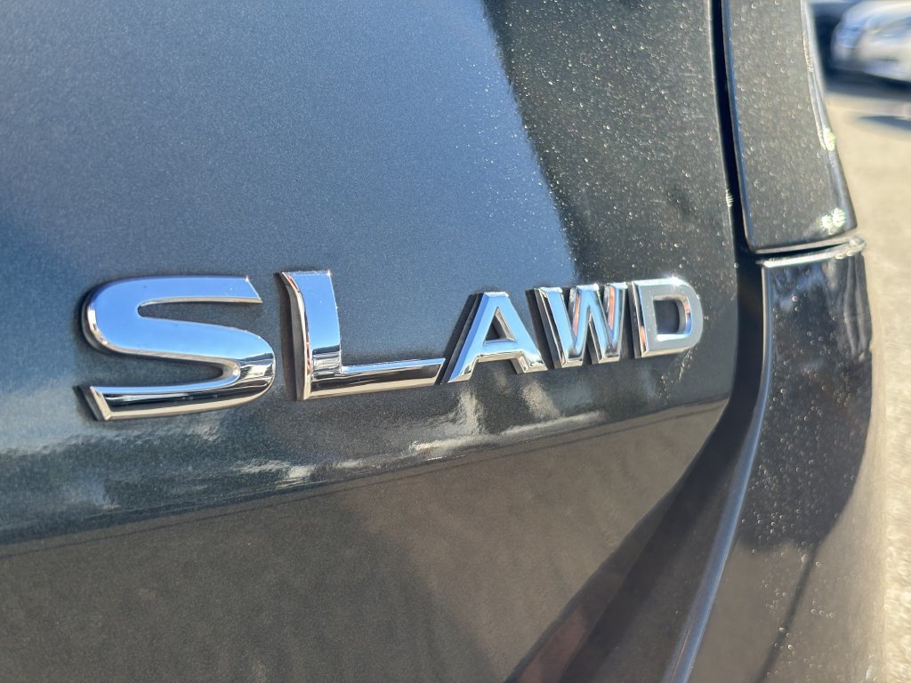 Used 2015 Nissan Rogue SL w/ SL Premium Package AWD/4WD image 12