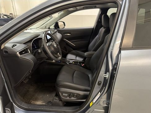 Used 2024 Toyota Corolla Cross XLE w/ Convenience Package AWD/4WD image 6