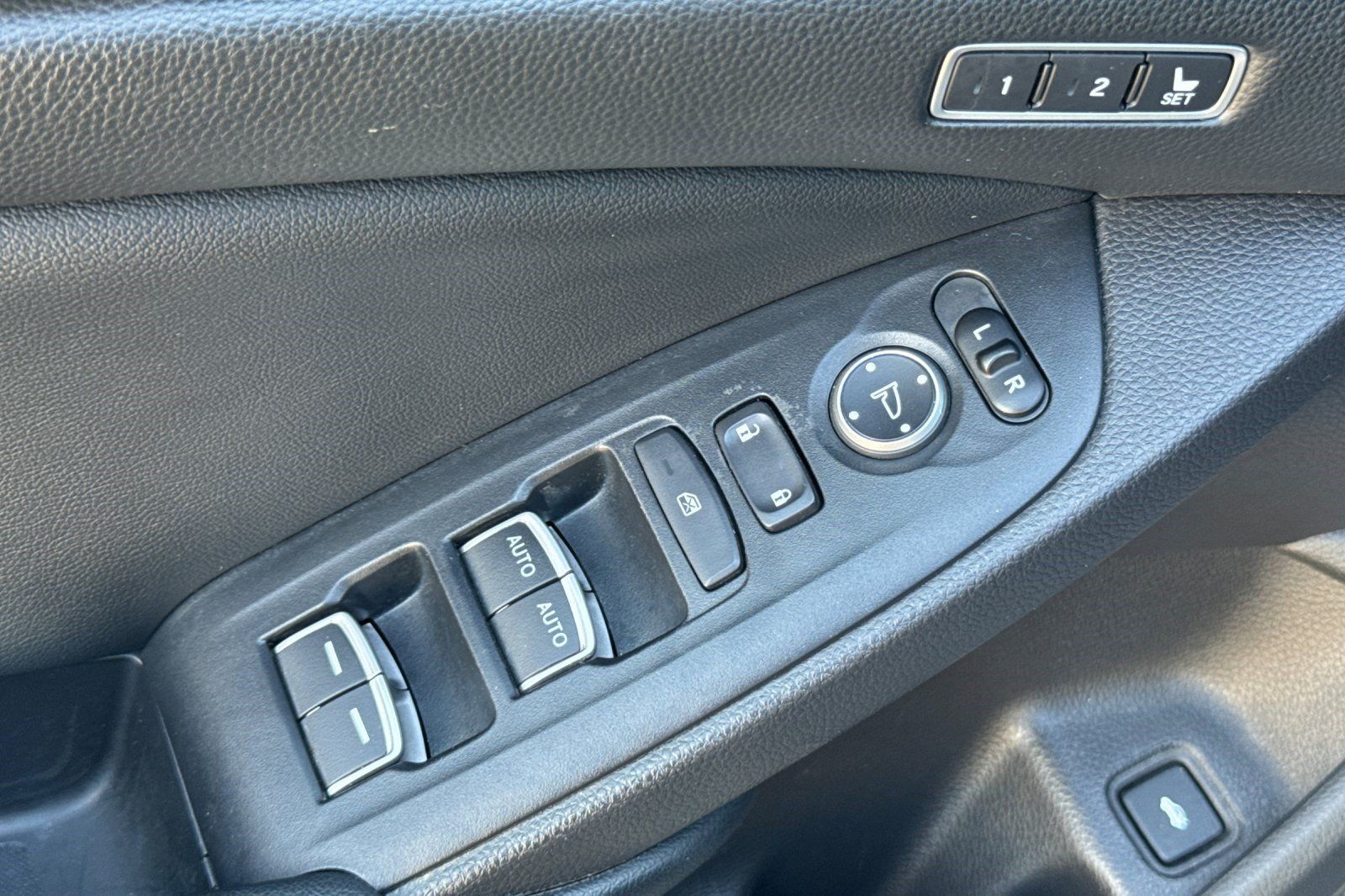 Used 2021 Honda Accord Touring image 14