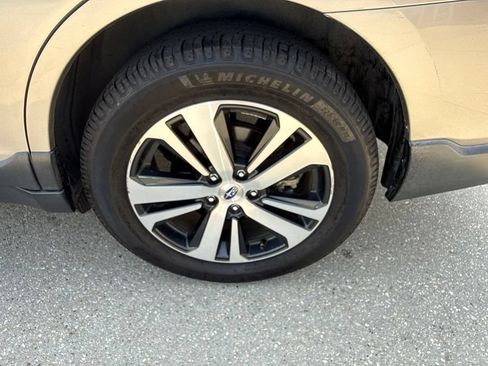 Used 2019 Subaru Outback 2.5i Limited AWD/4WD image 33