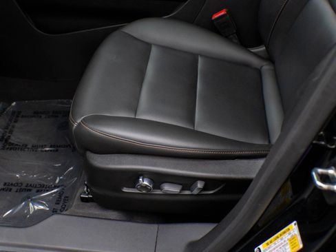 Used 2020 Cadillac XT4 Sport w/ Cold Weather Package image 17