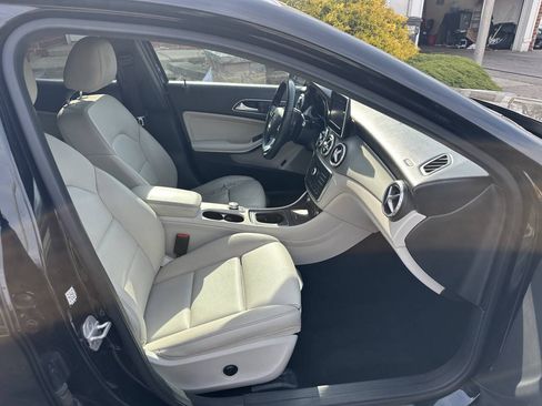 Used 2017 Mercedes-Benz GLA 250 4MATIC image 25