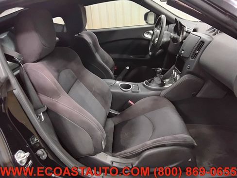 Used 2017 Nissan 370Z Coupe RWD image 13