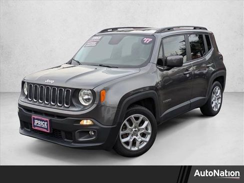 Used 2017 Jeep Renegade Latitude image 1