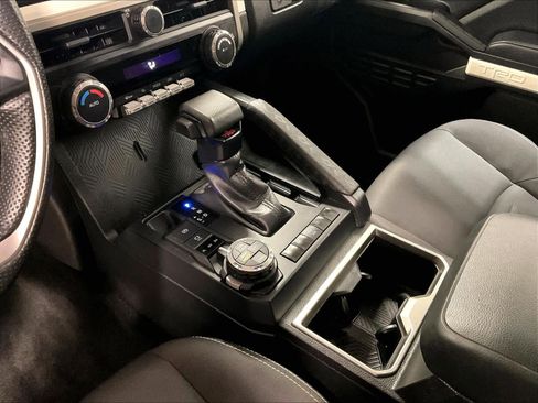 Certified 2024 Toyota Tacoma TRD Off-Road image 20