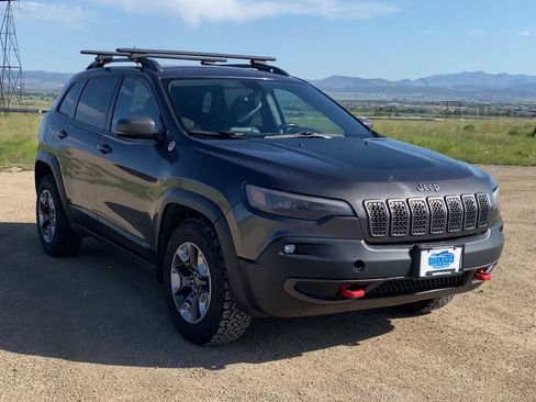 Used 2019 Jeep Cherokee Trailhawk w/ Cold Weather Group AWD/4WD image 2