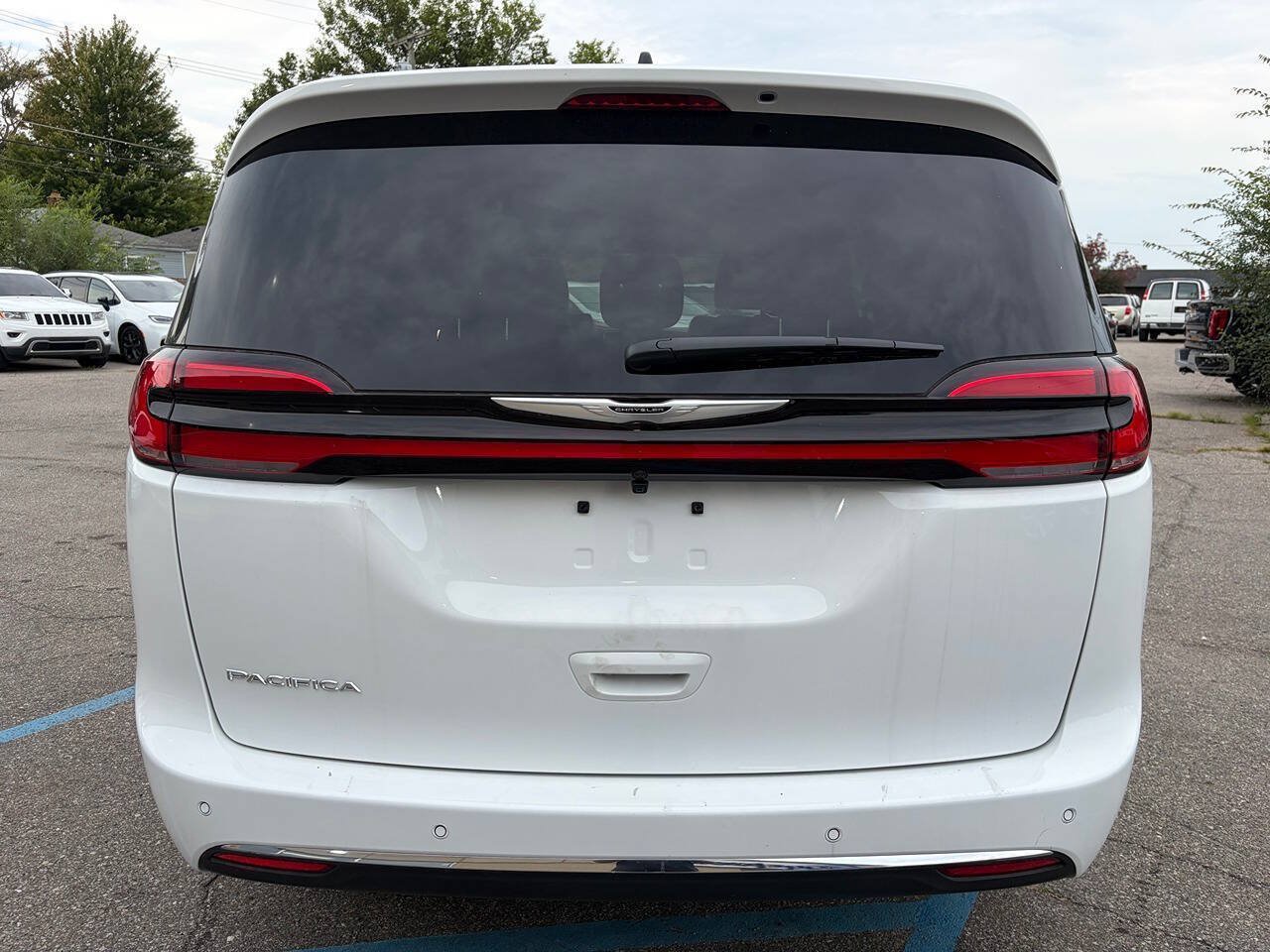 Used 2026 Chrysler Pacifica Select FWD image 6