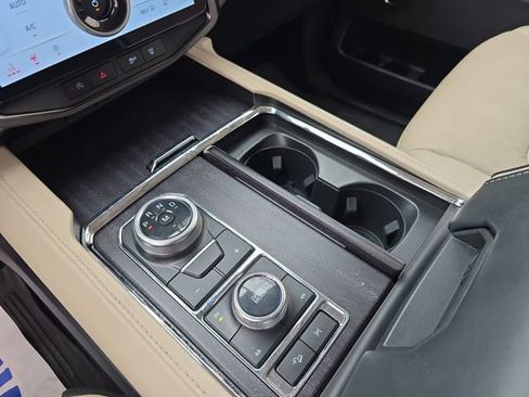 Used 2023 Ford Expedition Max Platinum image 24