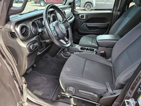Used 2021 Jeep Gladiator Sport image 17