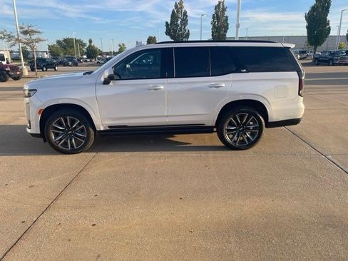 Used 2021 Cadillac Escalade Sport w/ Driver Assist Tech Package AWD/4WD image 5