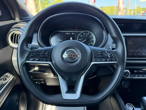 Used 2018 Nissan Kicks SV w/ Exterior Package FWD image 27