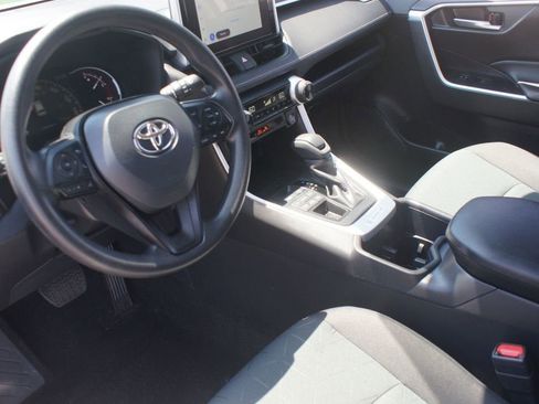 Used 2025 Toyota RAV4 XLE AWD/4WD image 13