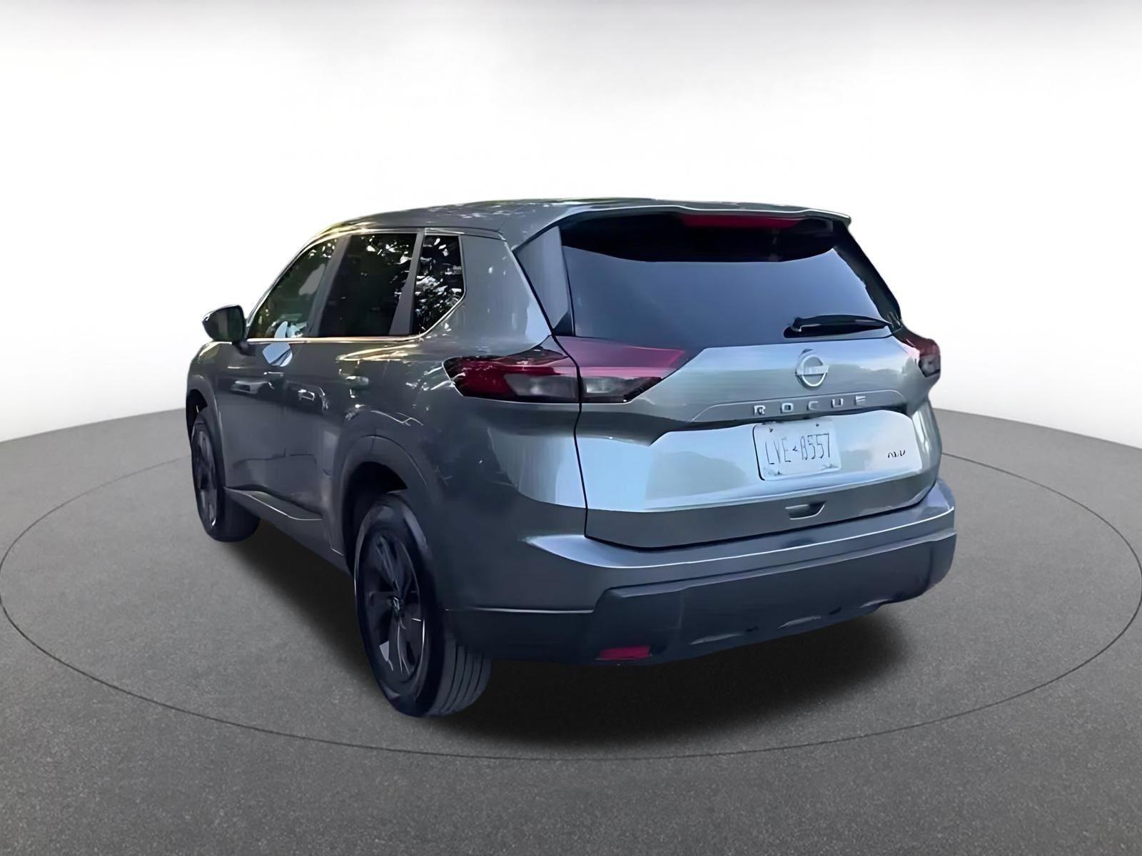 Used 2026 Nissan Rogue SV AWD/4WD image 10