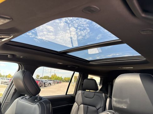 New 2025 Jeep Grand Cherokee L Limited w/ Black Appearance Package image 10