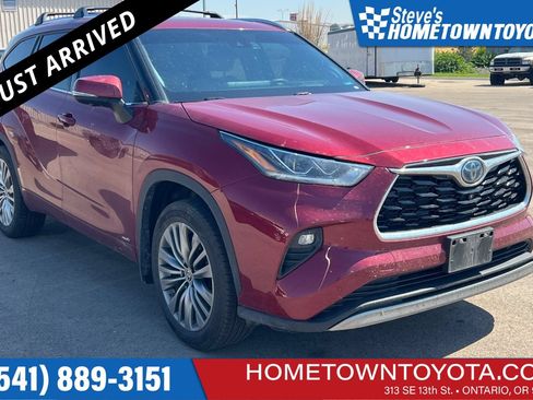 Used 2023 Toyota Highlander Platinum AWD/4WD image 1