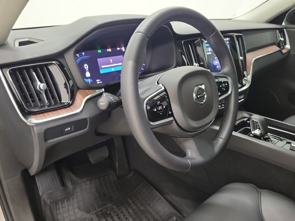 New 2025 Volvo S60 B5 Plus w/ Protection Package Premier FWD image 19