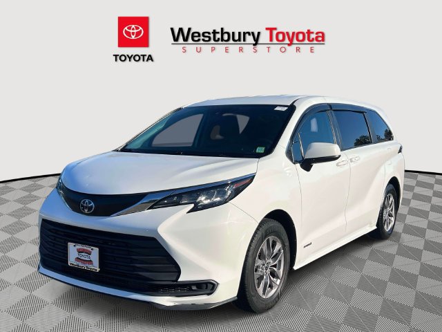 Used 2021 Toyota Sienna LE FWD image 3