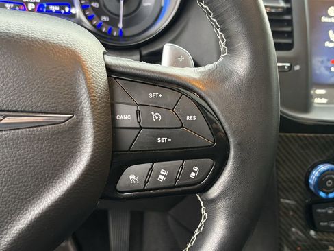 Used 2023 Chrysler 300 C image 13