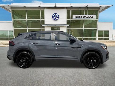 Used 2026 Volkswagen Atlas Cross Sport SEL R-Line AWD/4WD image 2