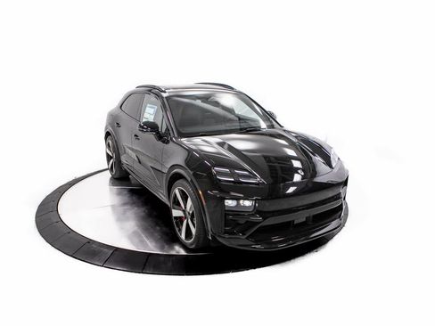 New 2025 Porsche Macan Turbo Electric image 39