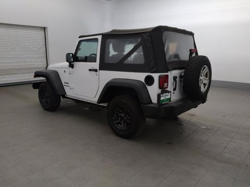 Used 2016 Jeep Wrangler Sport w/ Connectivity Group AWD/4WD image 3
