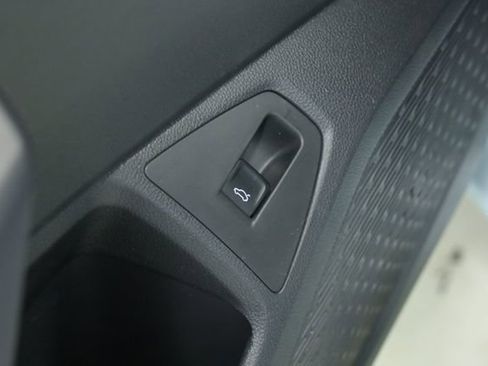 New 2026 Volkswagen Jetta SE image 33