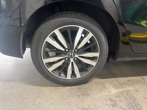 Used 2018 Honda Fit EX image 3
