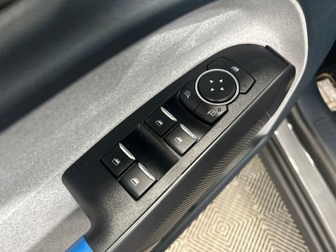 New 2025 Ford Maverick XLT image 25