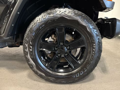 Used 2021 Jeep Wrangler Unlimited Sahara image 31