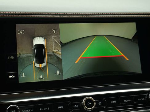 Used 2026 Bentley Flying Spur Azure image 16