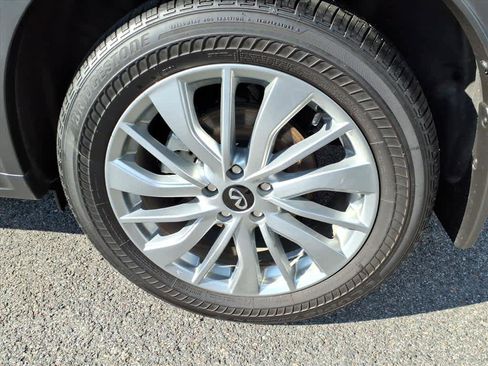 Certified 2023 INFINITI QX50 Luxe image 9