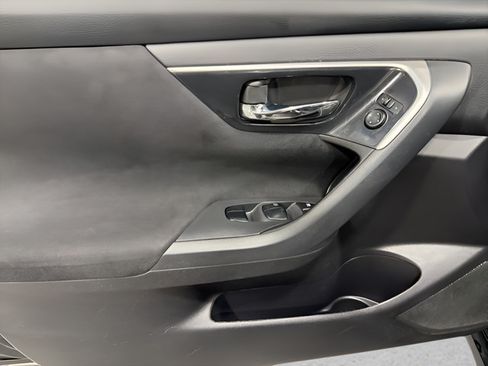 Used 2014 Nissan Altima 2.5 S FWD image 9