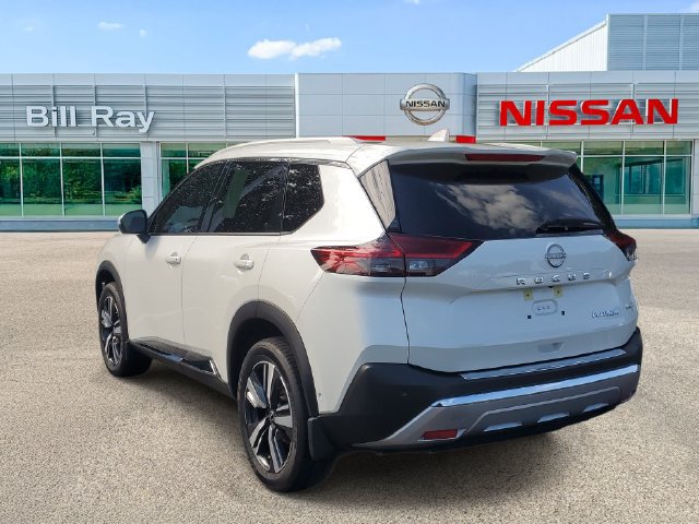 Used 2023 Nissan Rogue Platinum w/ Platinum Premium Package FWD image 3